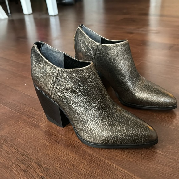 Unworn! Block heeled booties - Picture 1 of 3